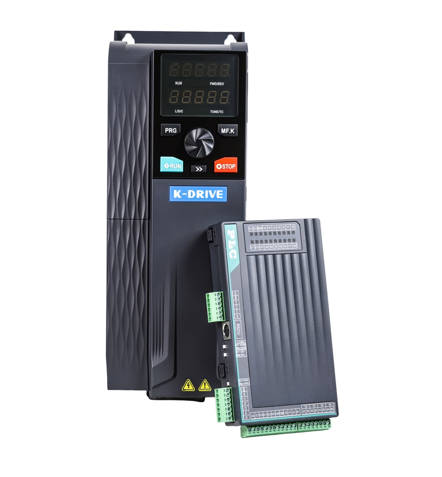Variador KD700 con su módulo de control separado del módulo de potencia